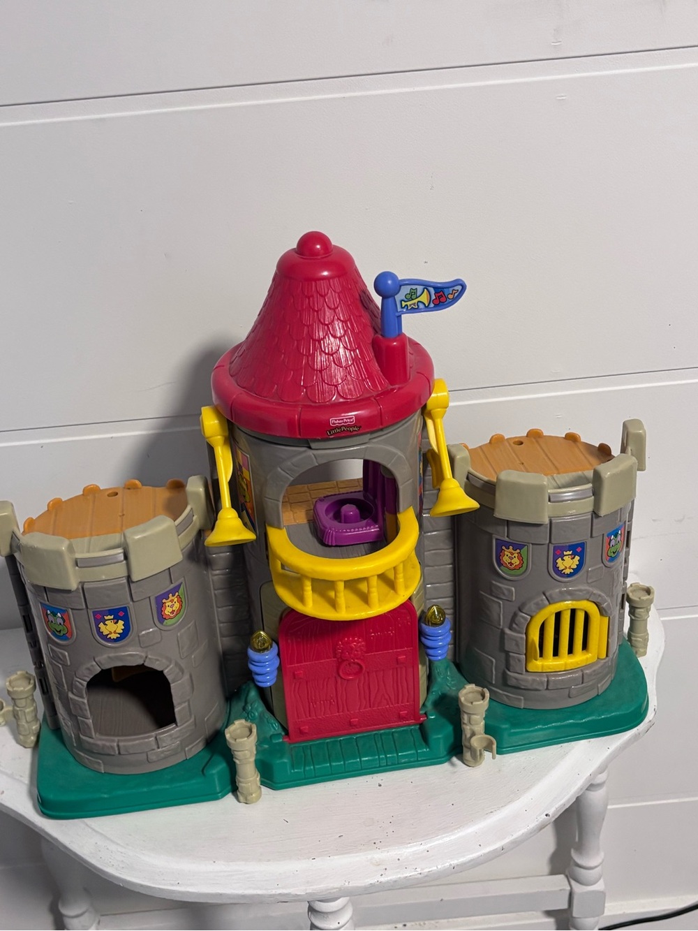 Vintage 2003 Fisher Price Little People Lil Kingdom Castle- not working!